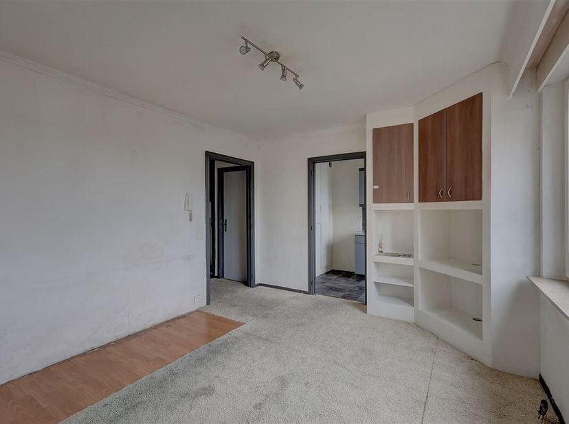 Situation :&lt;br /&gt;
Ce studio avec coin nuit séparé est situé à Drink à Borgerhout. L&#039;emplacement est très central, avec des supermarchés, des restauran