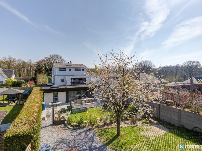 Appartement à vendre
                    à 3665 As