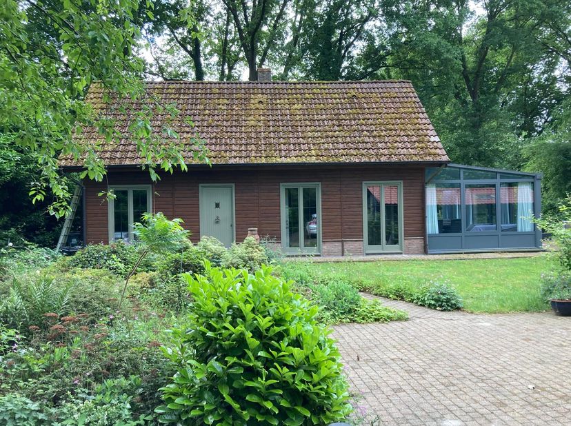 - Située à Heist op den berg&lt;br /&gt;
- Visites sur rendez-vous&lt;br /&gt;
- Maison de vacances&lt;br /&gt;
- Entièrement régularisée - aucun prélèvement automatiqu