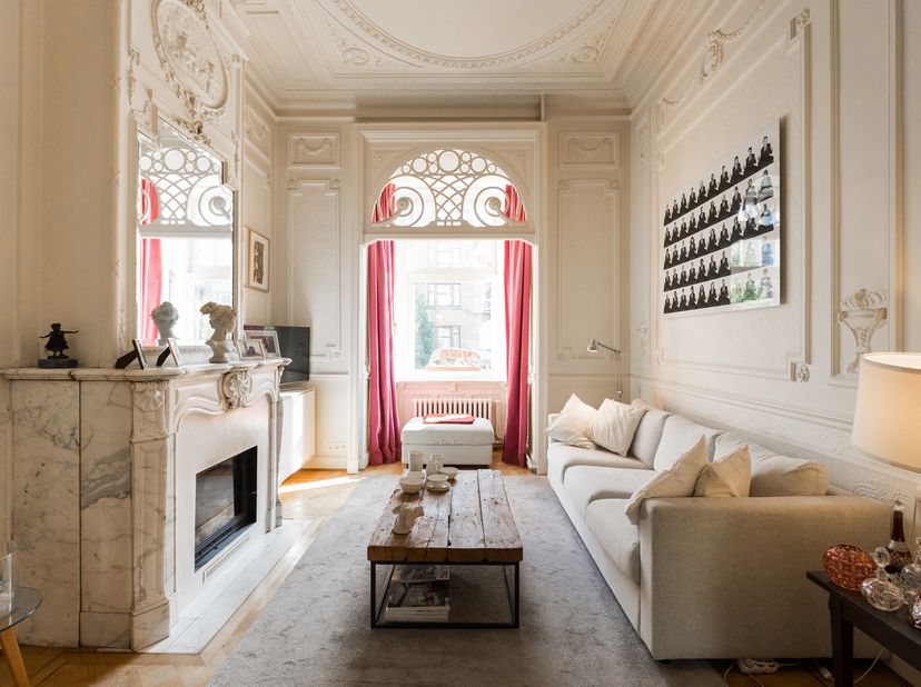 SCHAARBEEK, vlakbij het Josaphatpark, prachtige gerenoveerde WONING (5 slpks/2 badk) van 250m² bewoonbare oppervlakte met onafhankelijke studio. De wo