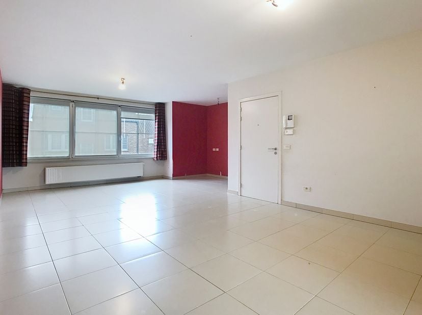 De snelste manier om een bezoek te brengen aan dit appartement? Vraag je bezoek aan via de rode knop op onze website (www.dewaele.com) en je wordt gec