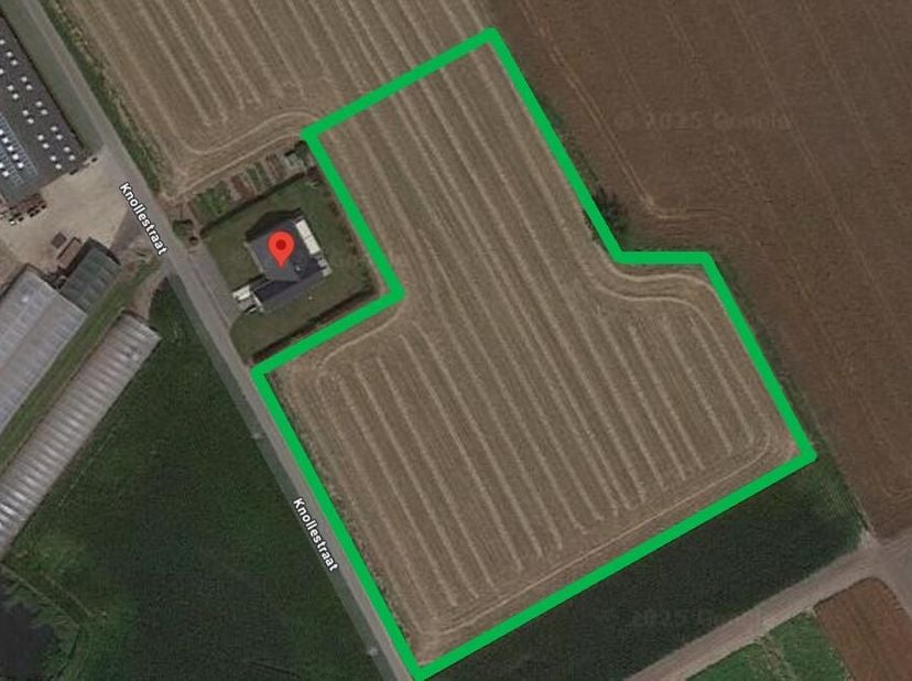 Dans le paisible et verdoyant Zedelgem, plus précisément dans la rurale Knollestraat, nous vous proposons ce vaste terrain agricole de pas moins de 8.