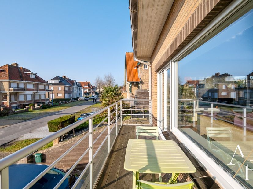 Deze ruime halfopen woning in Koksijde wordt u exclusief te koop aangeboden door Access Estate. Neem vandaag nog contact op via WhatsApp of SMS op 047