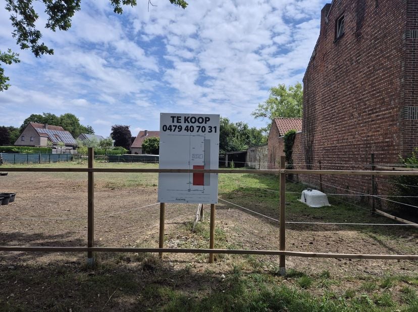 Découvrez ce terrain à bâtir de 5a90 (590 m²) idéalement situé dans le quartier verdoyant et paisible de Wiemesmeer, à Zutendaal. Ce terrain se trouve