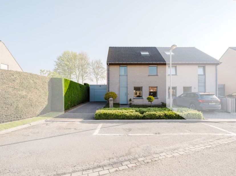 Maison à vendre
                    à 8582 Outrijve