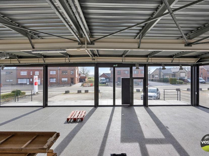 Bien professionnel à vendre
                    à 3740 Bilzen