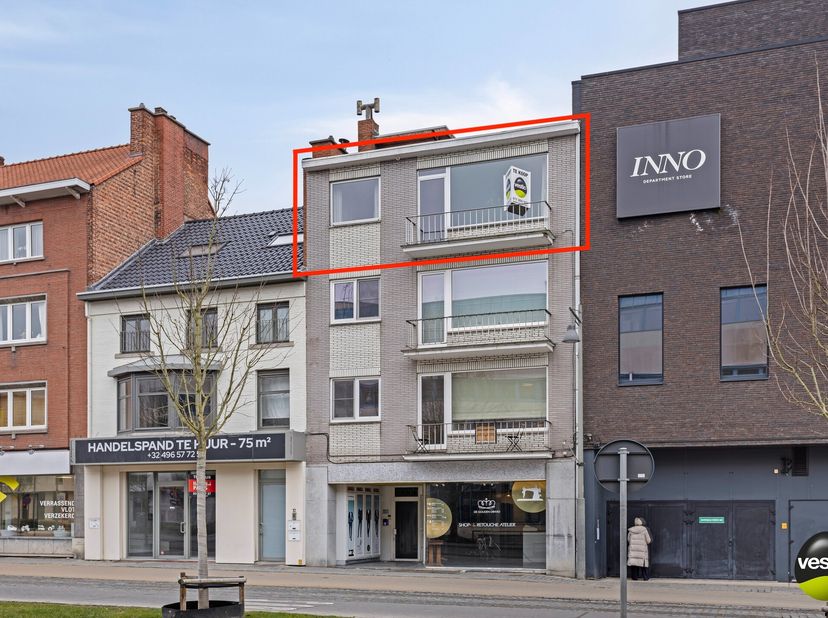 Ontdek dit lichtrijk appartement met 2 slaapkamers, 2 balkons en kelderberging, gelegen op de Guffenslaan 14, in het hart van Hasselt.&lt;br /&gt;
Dit appar