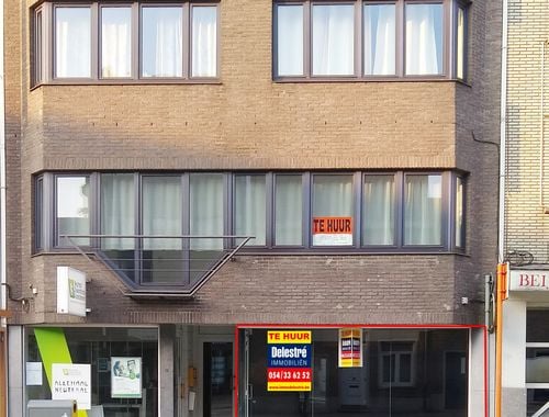                                         Rez-de-chaussée commercial à louer à Asse, € 1.250
