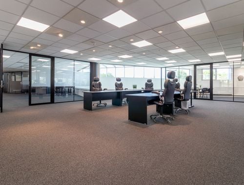                                         Immeuble de bureaux à louer à Wavre, € 1.800
