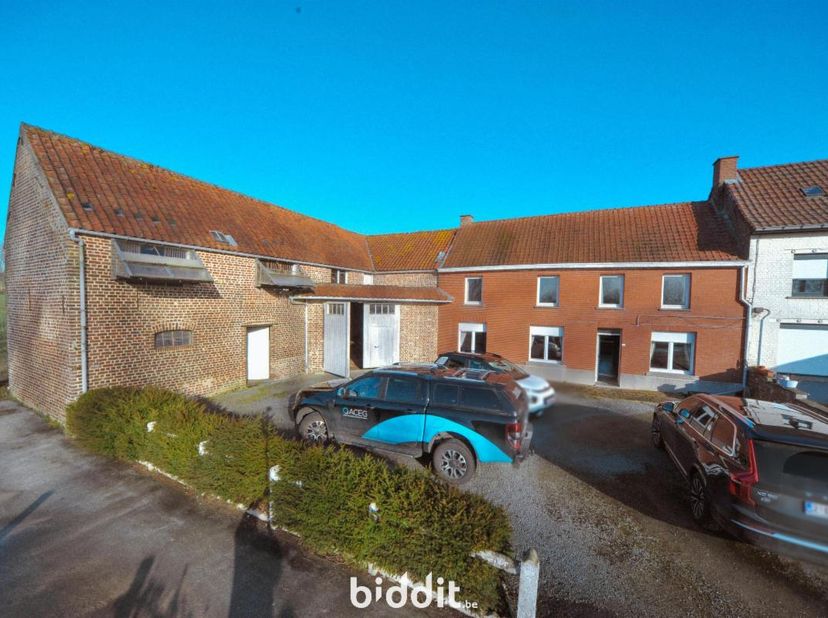 Een woonhuis, een landgebouw en een perceel hooiland&lt;br /&gt;
Gelegen aan de Hoogstraat 42, Hoogstraat 42+ en Bolleweide voor een oppervlakte van 42a 40c