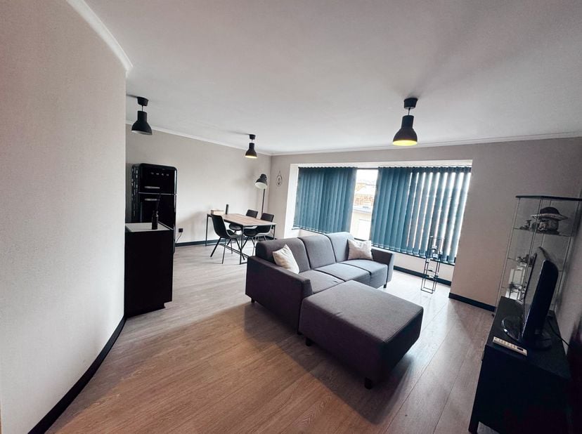 Instapklaar appartement met balkon nabij het centrum van Scherpenheuvel&lt;br /&gt;
&lt;br /&gt;
Dit lichtrijke appartement van 81 m² is gelegen op een uitstekend