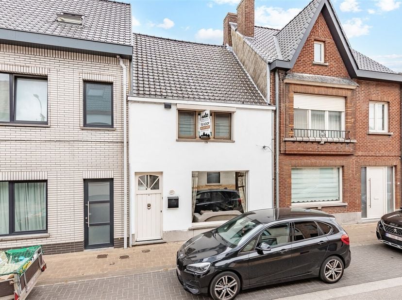 Welkom in de Driesstraat, gelegen in het hart van het gezellige Merelbeke-Melle. &lt;br /&gt;
Deze instapklare woning met 2 slaapkamers is de perfecte thuis