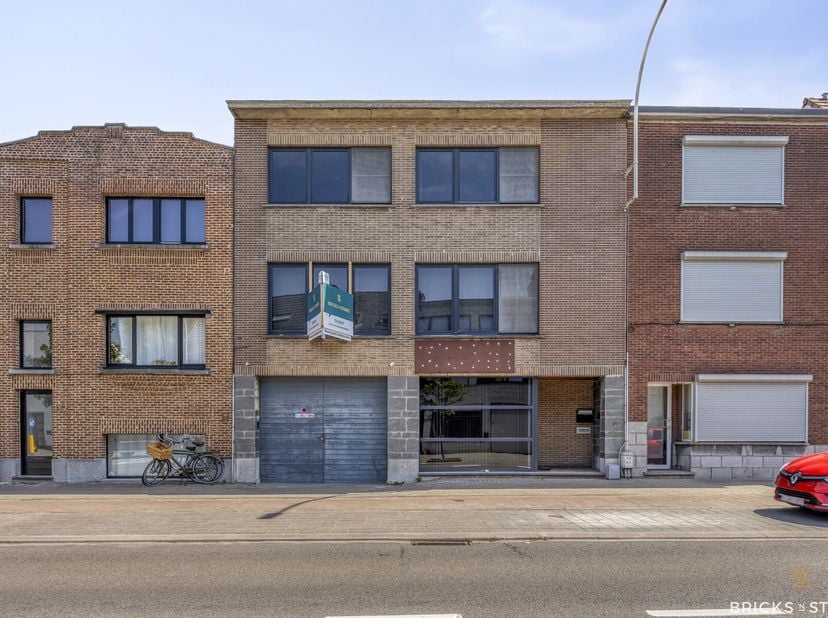 Multifunctioneel pand met ruime kantoor- en opslagmogelijkheid en optie tot kangoeroewonen&lt;br /&gt;
Bent u op zoek naar een eigendom dat wonen en werken