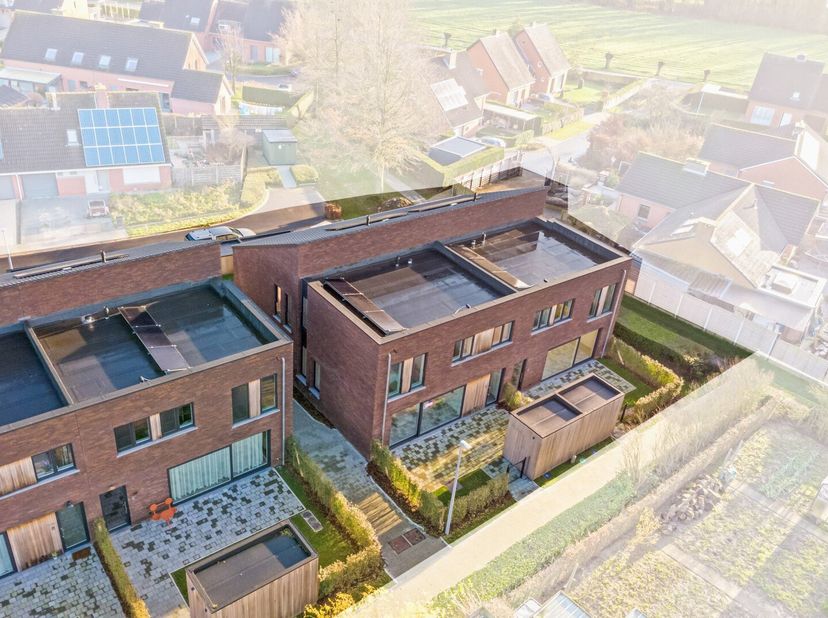 Cette maison est à vendre dans un quartier agréable de Westouter, le Begoniapark. La rue est une impasse, ce qui rend la vie très calme. De plus, West