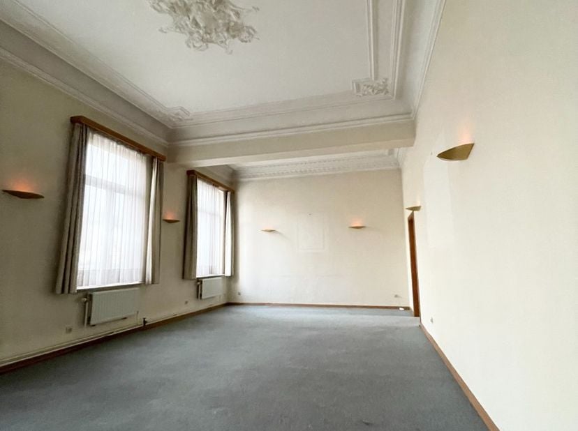 Bedrijfsvastgoed te koop
                    in 7170 Fayt-lez-Manage