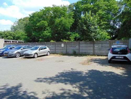                                         Garage à louer à Minderhout, € 45
