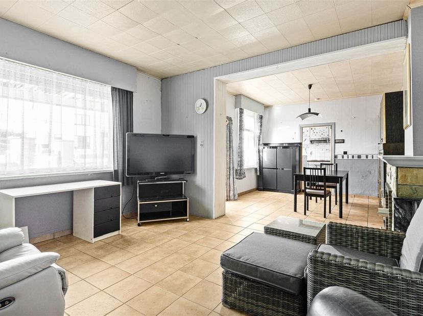 Te renoveren woning met veel potentieel &lt;br /&gt;
Op zoek naar een interessante investering? Deze te renoveren woning biedt tal van mogelijkheden! Met ve