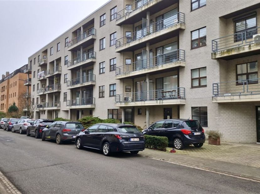 Emplacement souterrain à Kessel-Lo&lt;br /&gt;
L&#039;emplacement est très facile d&#039;accès par une entrée très accessible via le portail automatique.&lt;br /&gt;
Il y a