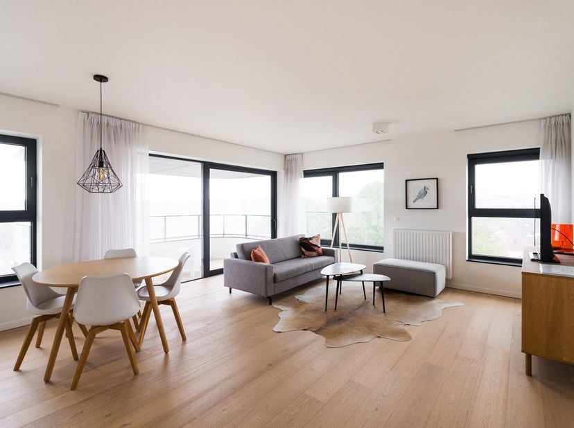 ZAVENTEM - A la frontière de Woluwé-St-Lambert et à proximité des grands axes, superbe APPARTEMENT (1ch/bur./1sdb/PEB A!!) de +- 80m² avec TERRASSE et