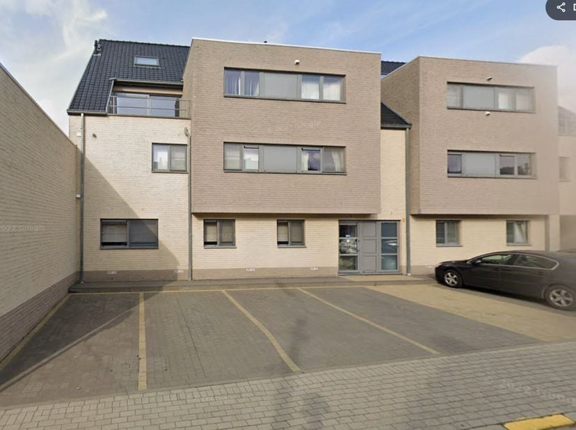 Garage à louer
                    à 9520 Sint-Lievens-Houtem