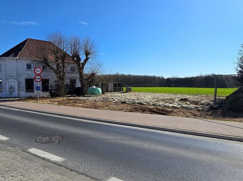 Uitzonderlijke eigendom met tal van mogelijkheden.&lt;br /&gt;
Voormalige Heren boerderij met grond.&lt;br /&gt;
Deze uitzonderlijke eigendom werd ingericht en ge