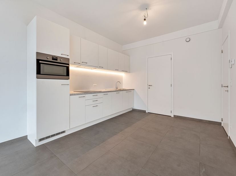 Een gezellige en modern afgewerkt appartement, gelegen op een toplocatie in het centrum van Kortrijk!&lt;br /&gt;
Gelegen op de eerste verdieping, vlot bere
