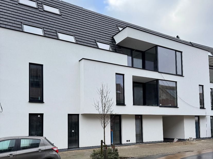 Dit mooi nieuwbouwappartement is gelegen op de 3de verdieping van de Residentie La Poste FASE 2.&lt;br /&gt;
Deze residentie La Poste is een nieuw project,