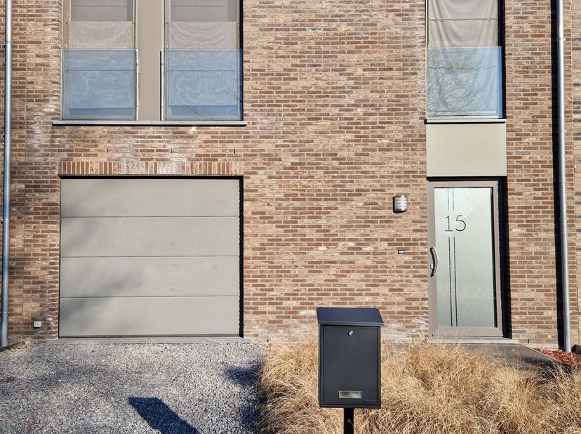 Instapklare energiezuinige woning met tuin op wandelafstand van het centrum van Peer. &lt;br /&gt;
&lt;br /&gt;
Bebouwing: gesloten&lt;br /&gt;
Bouwjaar: 2017&lt;br /&gt;
Aan