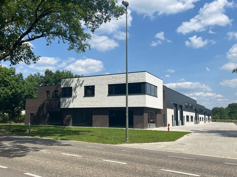 Bedrijfsvastgoed te koop
                    in 3520 Zonhoven