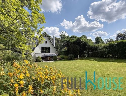                                         Villa à louer à Uccle, € 4.600
