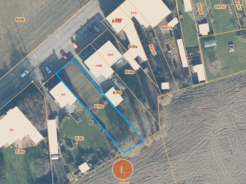 Deze mooie bouwgrond in Heule biedt de ideale locatie voor wie op zoek is naar een rustige en toch goed bereikbare woonplaats. Het perceel heeft een b