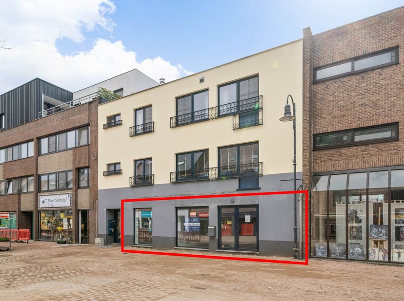 De Vredelaan in Houthalen-Helchteren ondergaat een complete heraanleg en zal binnenkort uitgroeien tot dé commerciële trekpleister van de regio. Dankz