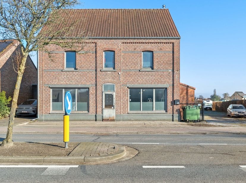 Welkom op de Burg. Henrylaan 24 in Dilsen.&lt;br /&gt;
&lt;br /&gt;
Bent u op zoek naar een handelspand met woonst?&lt;br /&gt;
Bent u op zoek naar een woonst met mogel