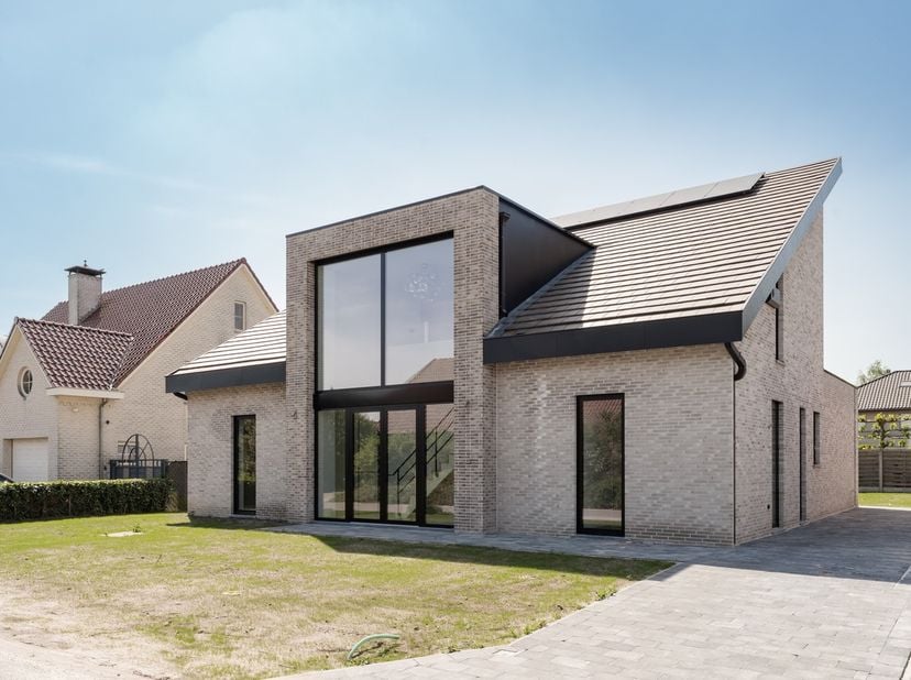 Moderne, nieuwe villa gelegen in de Boldriesstraat te Lommel. De woning wordt verkocht onder het registratiestelstel. (2% voor rechthebbende).&lt;br /&gt;
&lt;