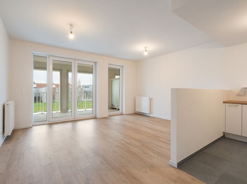 Idéalement situé cette appartement est à au cur de La Louvière, une ville dynamique offrant une variété de commodités à ses résidents. La gare de La L
