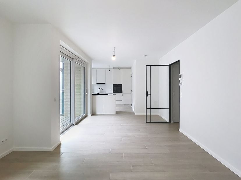 Dit afgewerkt nieuwbouwappartement is gelegen in residentie Irish Pipes in het centrum van Oudenaarde, op wandelafstand van de winkelstraten en het st