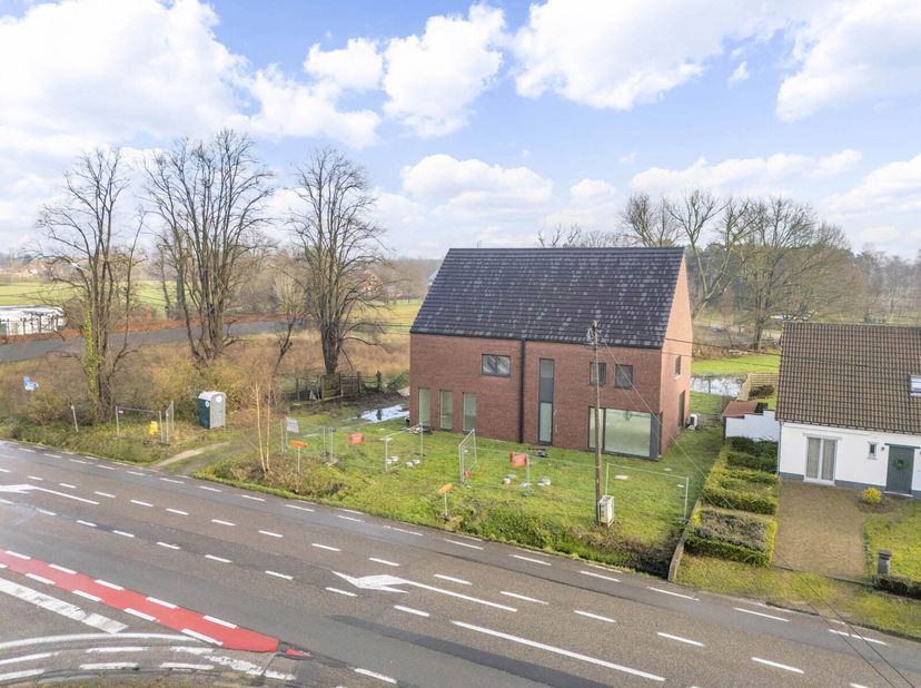 Maison à vendre
                    à 2431 Veerle