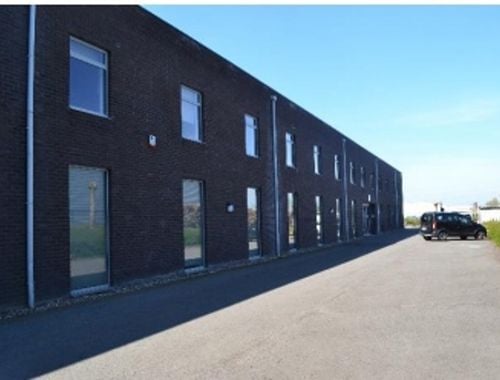                                         Immeuble de bureaux à louer à Herenthout, € 1.200
