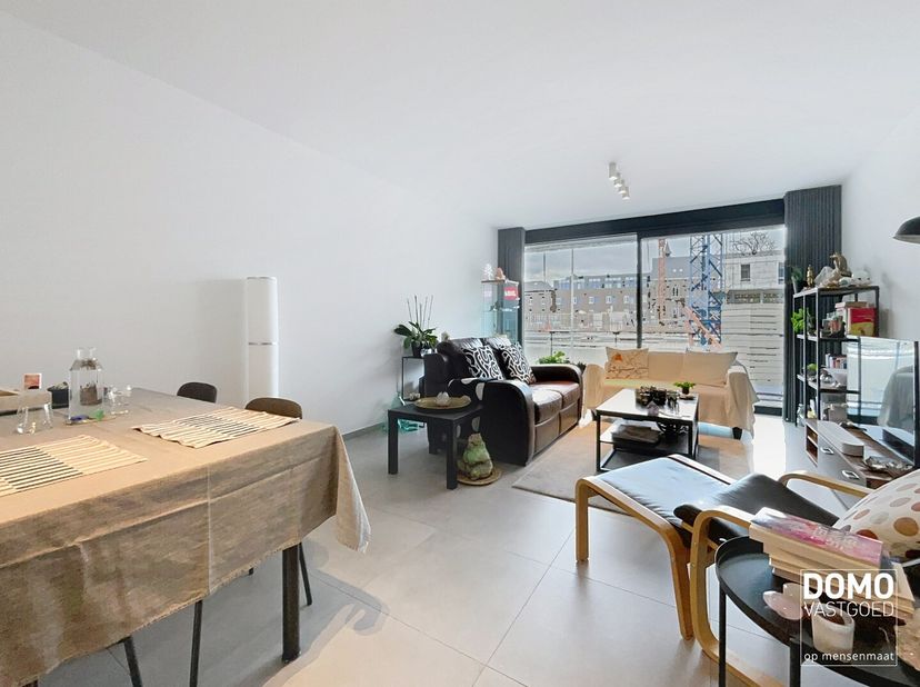 Dit moderne appartement, bouwjaar 2020, in Diepenbeek biedt comfortabel wonen aan. Het appartement is voorzien van alle moderne gemakken en is in uits
