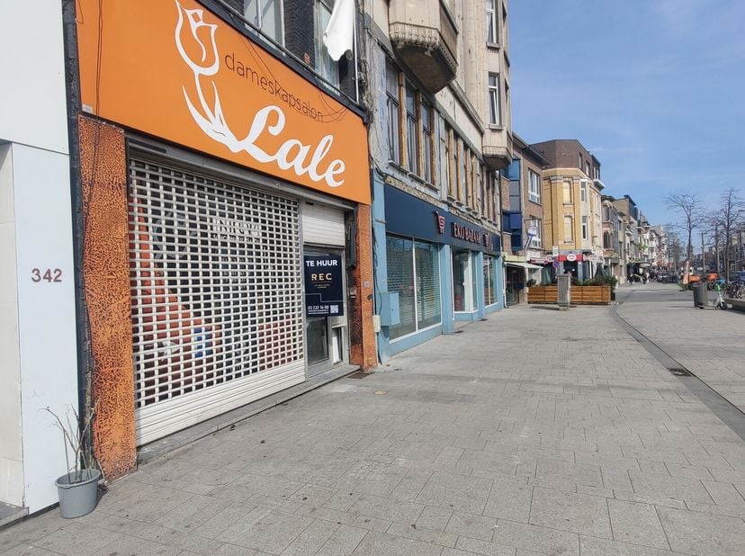 Bien professionnel à louer
                    à 2170 Merksem