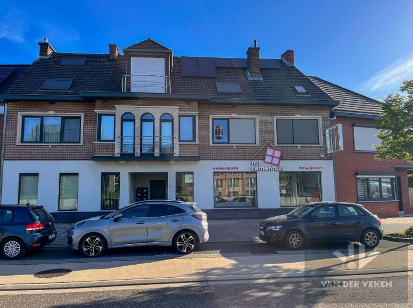 Dit appartement is beschikbaar vanaf 1 juli 2025! &lt;br /&gt;
Vaste kosten: € 40,00 per maand &lt;br /&gt;
Voldoende parkeergelegenheid recht voor de deur! &lt;br /