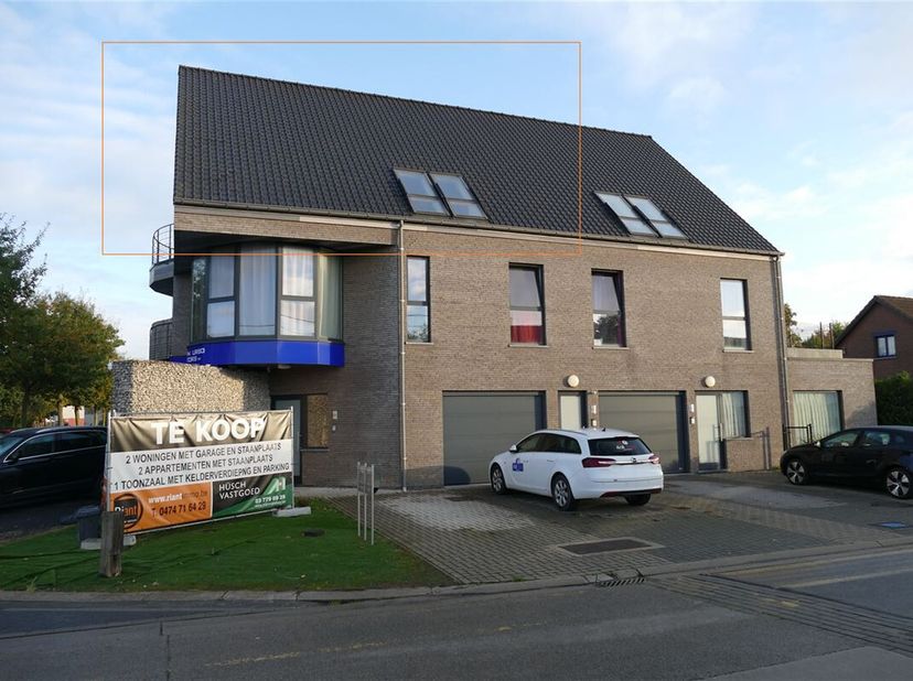 Appartement in een gebouw met 4 woningen. Bewoonbare oppervlakte 114m². Goed gelegen tussen Stekene en St-Gillis-Waas met een vlotte verbinding naar A