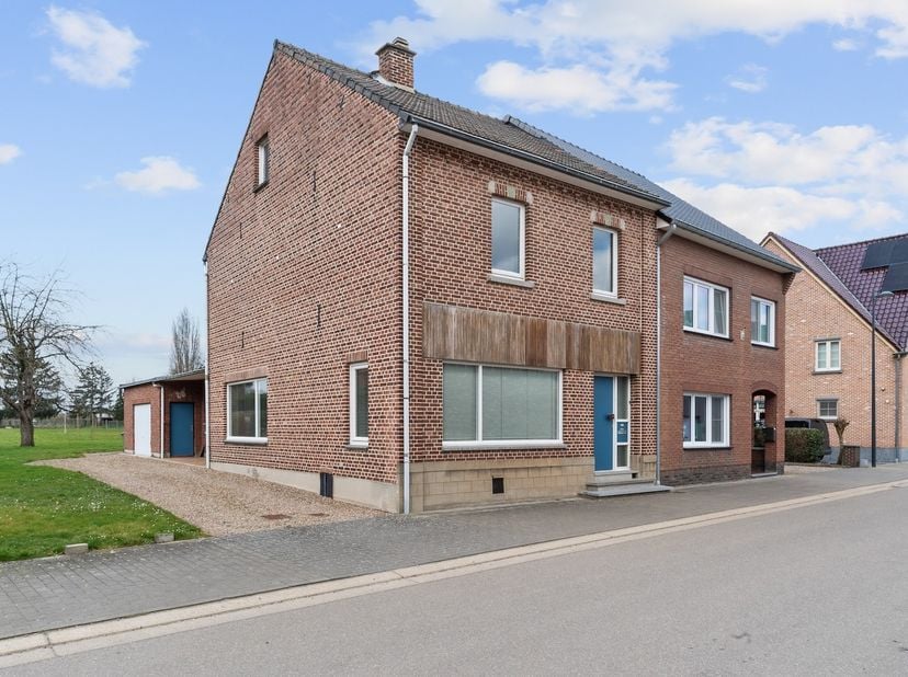 Welkom op de Kapelstraat 13 te Dilsen-Stokkem.&lt;br /&gt;
&lt;br /&gt;
Deze woning is gelegen op een perceel van 20a 75ca en bevindt zich in een rustige woonwijk