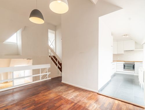                                         Duplex à louer à Woluwe-Saint-Lambert, € 1.500
