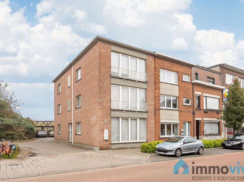 Algemeen:&lt;br /&gt;
We vinden dit appartementsgebouw met 3 units op een zeer interessante locatie in Hemiksem. Het betreft 3 identieke 2-slaapkamerapparte
