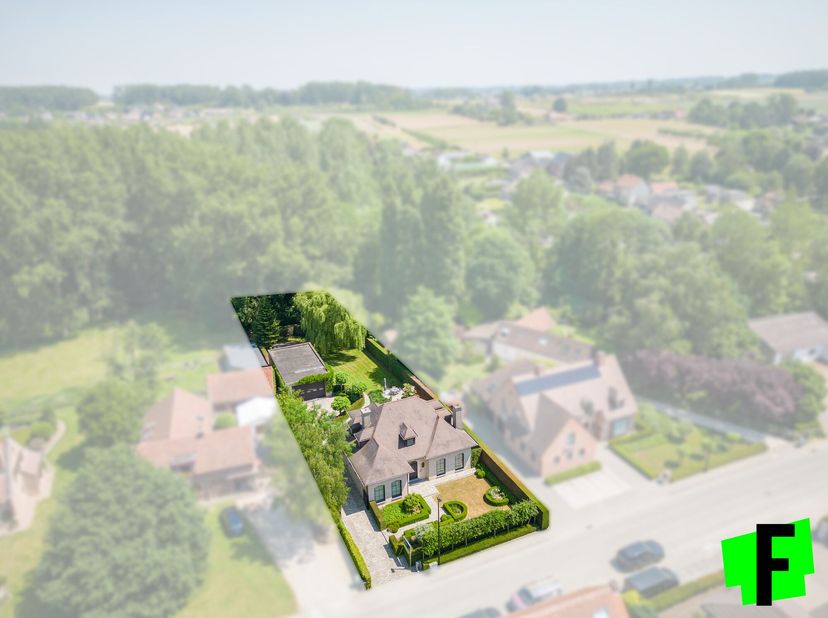 Nous trouvons cette villa parfaitement entretenue au centre de Balegem. Cette maison prête à l&#039;emploi a été finie avec des matériaux de haute qualité