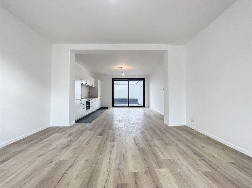 Quartier Globe - Bel appartement triplex 3 chambres avec bureau de +/-150m² avec 2 belles terrasses situé au 1er étage d&#039;un immeuble de 3 étages compo