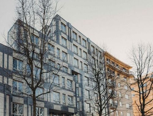                                         Bâtiment d’entreprise à louer à Woluwe-Saint-Pierre, € 5.325
