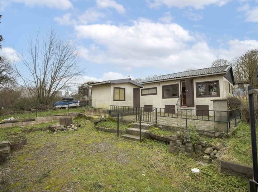 Huis te koop
                    in 5540 Hastiere-Lavaux
