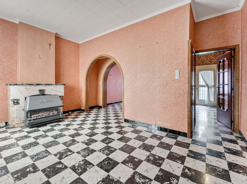 Te renoveren woning met tuin en garage in Wevelgem!&lt;br /&gt;
Ben jij een handige Harry op zoek naar een renovatieproject? Deze woning biedt heel wat pote